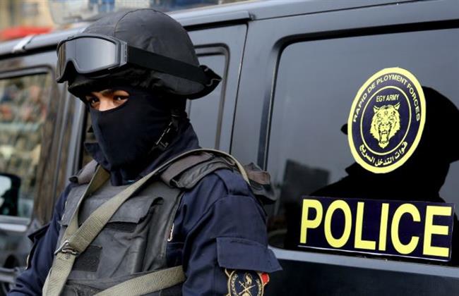 مصدر أمني يكشف حقيقة فيديو تورط ضابط شرطة في مشاجرة داخل محطة وقود بأكتوبر