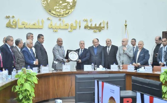 الهيئة الوطنية للصحافة تُكرم وزير الكهرباء في ندوة بحضور قيادات الإعلام