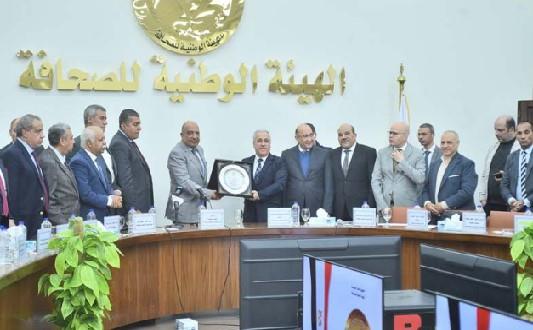 الهيئة الوطنية للصحافة تُكرم وزير الكهرباء في ندوة بحضور قيادات الإعلام