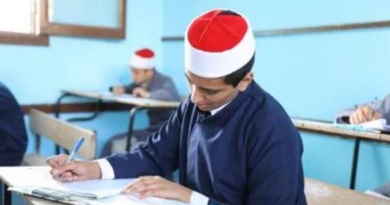 طلاب الإعدادية الأزهرية يختتمون امتحاناتهم باللغة الأجنبية والتربية الفنية