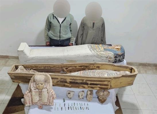 ضبط قطع أثرية بحوزة شخصين ببنى سويف