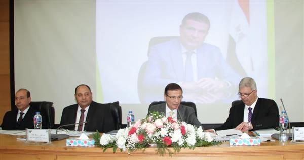 وزير الزراعة يفوض "غنيم" بإدارة القابضة لاستصلاح الأراضي لمدة 3 أشهر