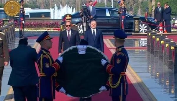 الرئيس السيسي يضع إكليلا من الزهور على النصب التذكاري لشهداء الشرطة