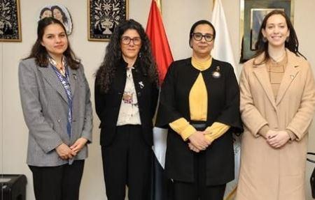 المستشارة أمل عمار تستقبل مسئول برامج التنمية البشرية بالبنك الدولي في مصر