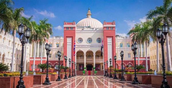 الجامعة البريطانية تهنئ فريدة خميس لاختيارها عضوًا بالمبادرة الرئاسية "تحالف وتنمية"