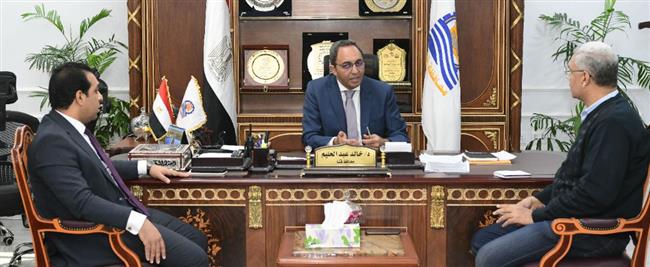 محافظ قنا يراجع جاهزية مشروعات مياه الشرب والصرف الصحي للافتتاح في العيد القومي