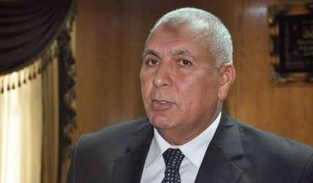 محافظ الوادي الجديد يُدشِّن قافلة مساعدات غذائية لدعم الشعب الفلسطيني الشقيق