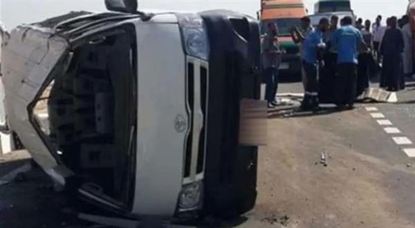 إصابة 9 أشخاص إثر انقلاب ميكروباص بطريق إسكندرية الصحراوى