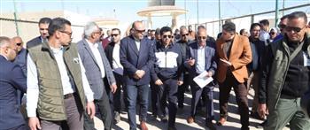 وزير الرياضة يتفقد مركز شباب الفتح بمدينة رأس غارب بمحافظة البحر الأحمر