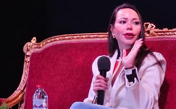   أسما إبراهيم: "الترند شيء سيئ ومستحيل الذكاء الاصطناعي يصنع مذيعا شاطرا لأنه بلا روح"