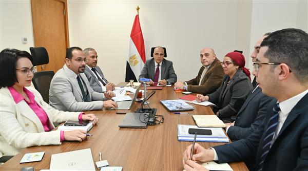 وزير الري يناقش مقترحات تشكيل وحدة لإدارة المشروعات الممولة من الجهات الدولية