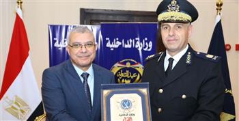   رئيس جامعة الزقازيق يُهنِّئ مدير أمن الشرقية بذكرى عيد الشرطة الثالث والسبعين