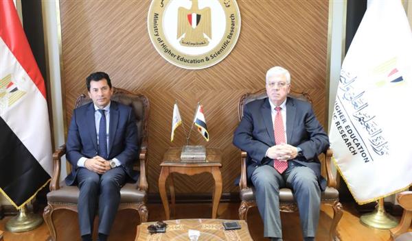 وزير التعليم العالي: توسيع قاعدة المشاركين في أنشطة الرياضة لبناء أجيال قادرة على تحقيق التميز