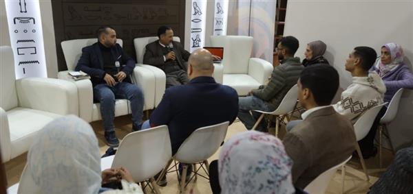 مدير المتحف المصري يكشف تفاصيل وأسرار "مقبرة بيتوزيريس" في معرض الكتاب