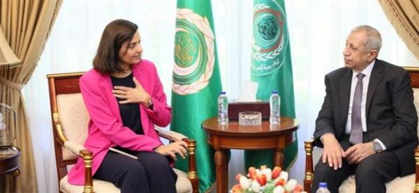 قنصل عام لبنان بالإسكندرية : "نتطلع لتعزيز التعاون مع الأكاديمية العربية  في المستقبل"