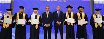   وزيرا الاتصالات والتعليم يشهدان تخريج أول دفعتين من طلاب مدارس WE 