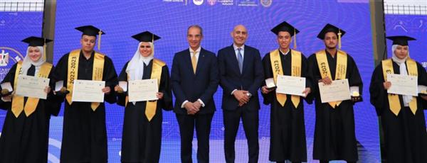 وزيرا الاتصالات والتعليم يشهدان تخريج أول دفعتين من طلاب مدارس WE