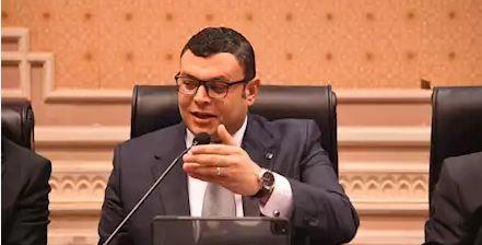 وزير الإسكان يتابع مشروعات الطرق بـ"بيت الوطن"