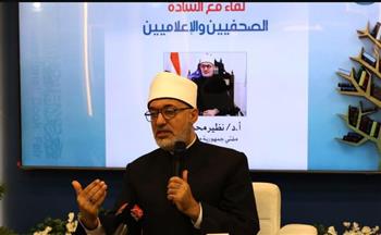   معرض الكتاب .. مفتي الجمهورية يلتقي الإعلاميين في جناح الإفتاء
