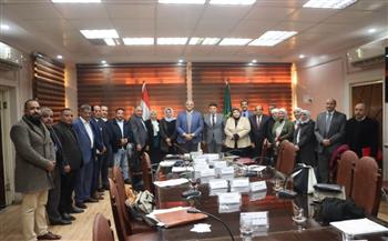   محافظ القليوبية يبحث سبل تطوير المنطقة الصناعية بـ باسوس