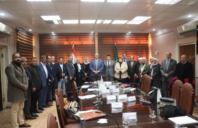 محافظ القليوبية يبحث سبل تطوير المنطقة الصناعية بـ باسوس