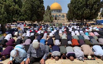  50 ألف فلسطيني يؤدون صلاة الجمعة في المسجد الأقصى