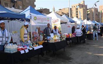 محافظ الجيزة يتابع انتظام فتح سوق اليوم الواحد بإمبابة