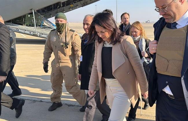 بيربوك ترتدي سترة واقية من الرصاص عند وصولها دمشق