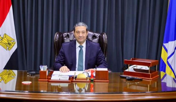 محافظ دمياط ينفي انهيار عقار على أثر حريق