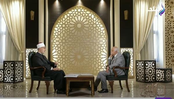 هل يجوز تهنئة الأقباط بعيد الميلاد ؟.. المفتي يرد