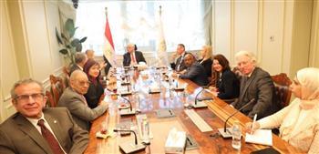 وزير التعليم العالي يستقبل رئيسة الروتاري الدولي لبحث التعاون المشترك