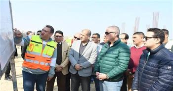   محافظ الفيوم يتفقد عددا من مشروعات مياه الشرب والصرف الصحي الجاري تنفيذها