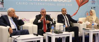 معرض الكتاب يناقش موسوعة "اسأل سلسلة الأهرامات.. اسأل عالم الآثار" لـ زاهي حواس