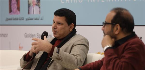 قاعة "الصالون الثقافي" تحتفي بمئوية الفنان "شكري سرحان"