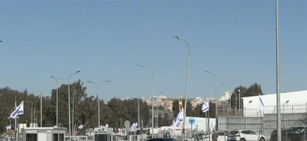 خبير علاقات دولية: نتنياهو في مأزق بعد مشاهد تسليم المحتجزين في غزة