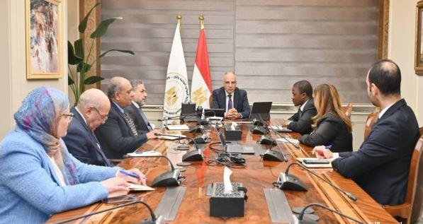 السفير الإيفواري يعرب عن تقديره لمصر على دعمها الدائم لبلاده