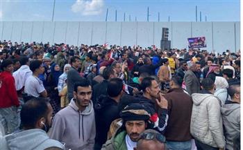   المصريون من أمام معبر رفح : لا للتهجير لو هنموت