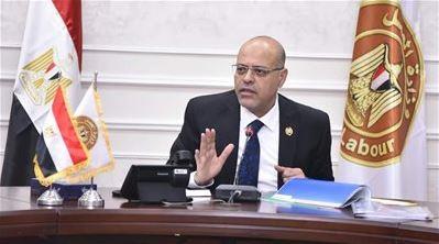 وزير العمل يُثَّمن اجراءات دولة الإمارات بشأن تطبيق التأمين الصحي للعاملين في القطاع الخاص