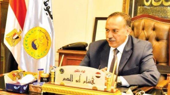 محافظ أسيوط يستعرض إنجازات مديرية الطب البيطري لعام 2024
