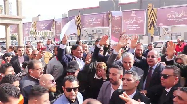 إقبال متزايد على مكاتب الشهر العقاري بكفرالشيخ لتحرير توكيلات تأسيس حزب الجبهة الوطنية
