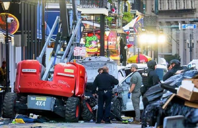 "الفيدرالي الأمريكي": ضبط مسدس وسلاح رشاش بموقع حادث الدهس الإرهابي في نيو أورليانز