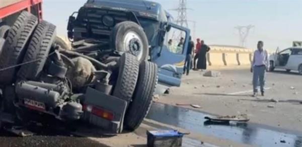 إصابة 4 أشخاص فى حادث انقلاب سيارة نقل بقنا