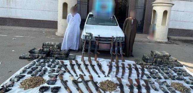 إحباط محاولة جلب كمية من الأسلحة النارية والذخائر غير المرخصة للبلاد