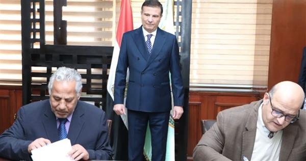 للحد من الاستيراد.. وزير الزراعة يشهد توقيع بروتوكول تعاون لإعادة تدوير المخلفات الزراعية