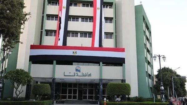 محافظة قنا تبحث اشتراطات توزيع وحدات مبادرة «سكن كريم»