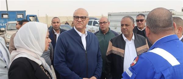 محافظ القليوبية يتفقد أعمال تبريد خط أنابيب البترول المكسور ويتابع عملية الإصلاح