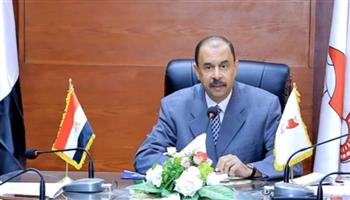   محافظ سوهاج يشارك أطفال "بيت الرحمة" المسيحية فرحتهم بعيد الميلاد المجيد
