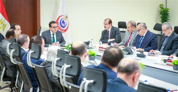 وزير الصحة يناقش الخطط التنفيذية خلال 2025.. ومراجعة ملفات الصيانة بالمنشآت الصحية