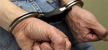 ضبط مهتز نفسيا لقتله والديه فى 15 مايو