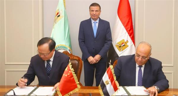 وزير الزراعة يشهد توقيع بروتوكول تعاون بين "بحوث الصحراء" و"الأكاديمية الصينية للعلوم"